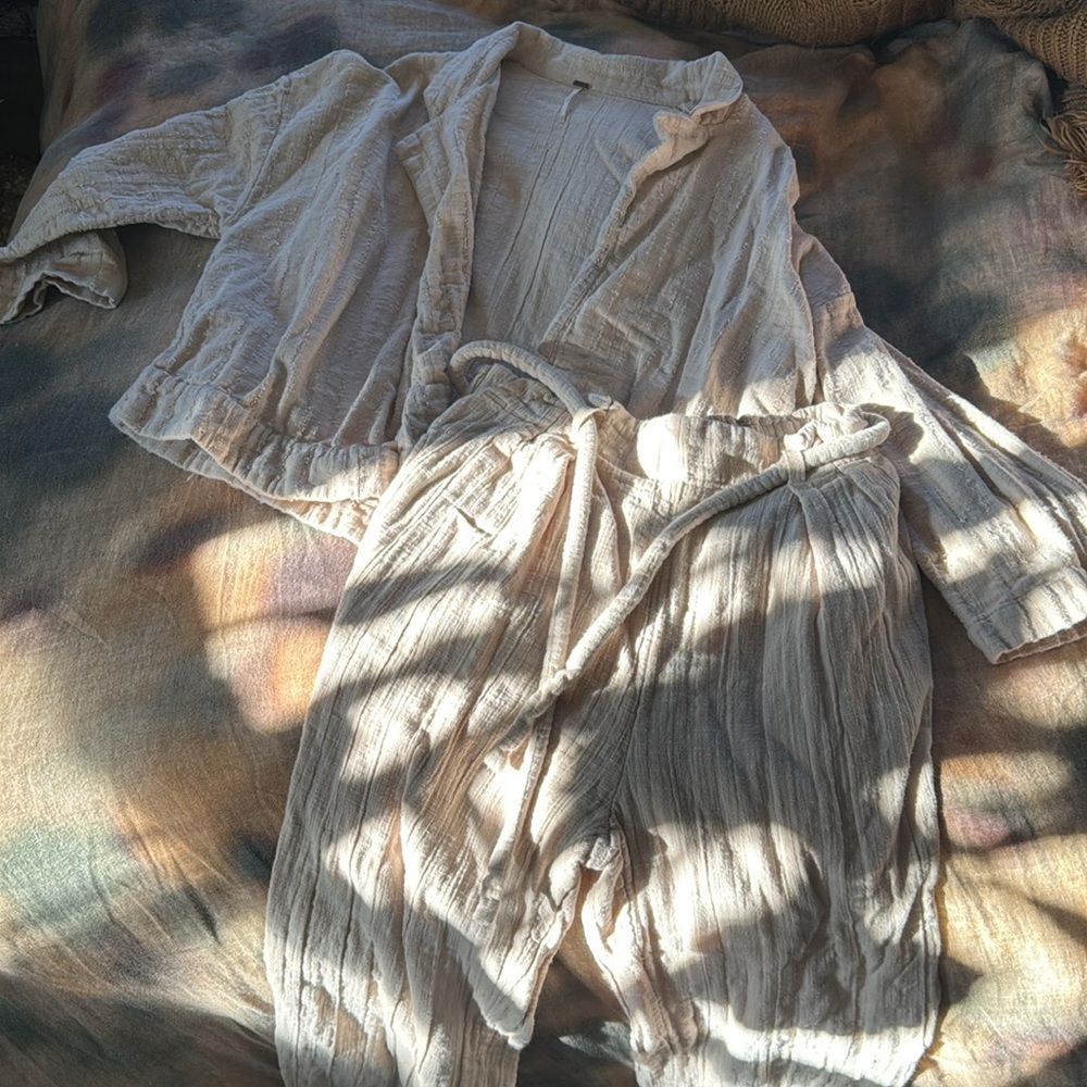 Free People suits you- linen set